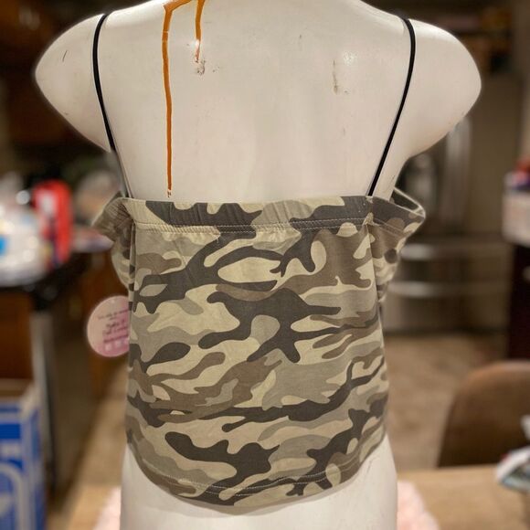 Camo tank top - Picture 1 of 3